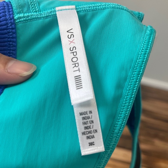 Victoria’s Secret VSX Sport Dual Support Sports Bra Size 36C - Picture 11 of 12